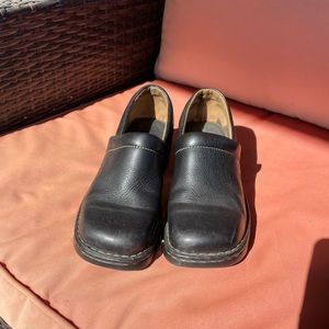 Size 10 Born Slip ons.